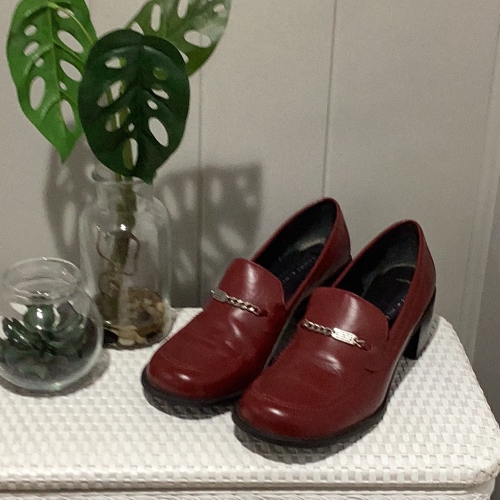 Women's shoes
